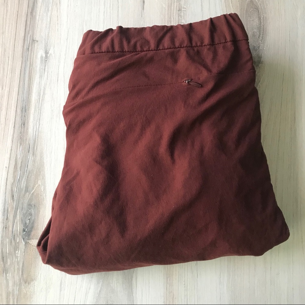 Uniqlo Blocktech Burgundy warm lined pants size M